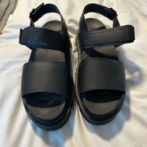 Dr. Martens Voss Sandal